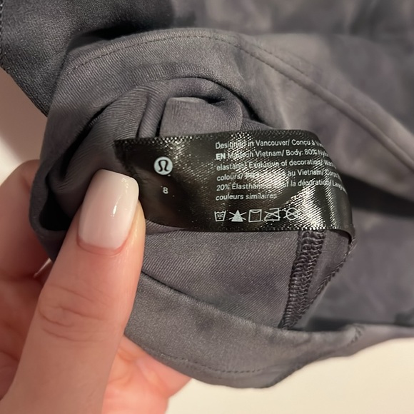 Lululemon Align Tee Size 8 Marbled Gray and Black EUC - Picture 4 of 4